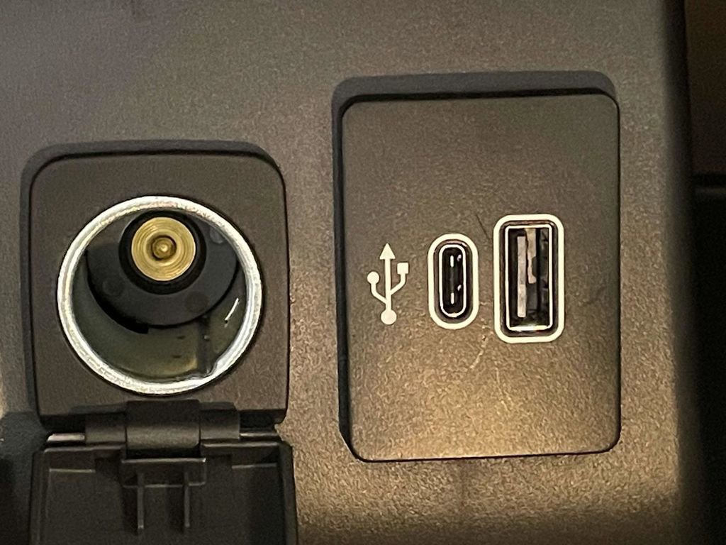 New 2025 Ford Explorer Active image 24