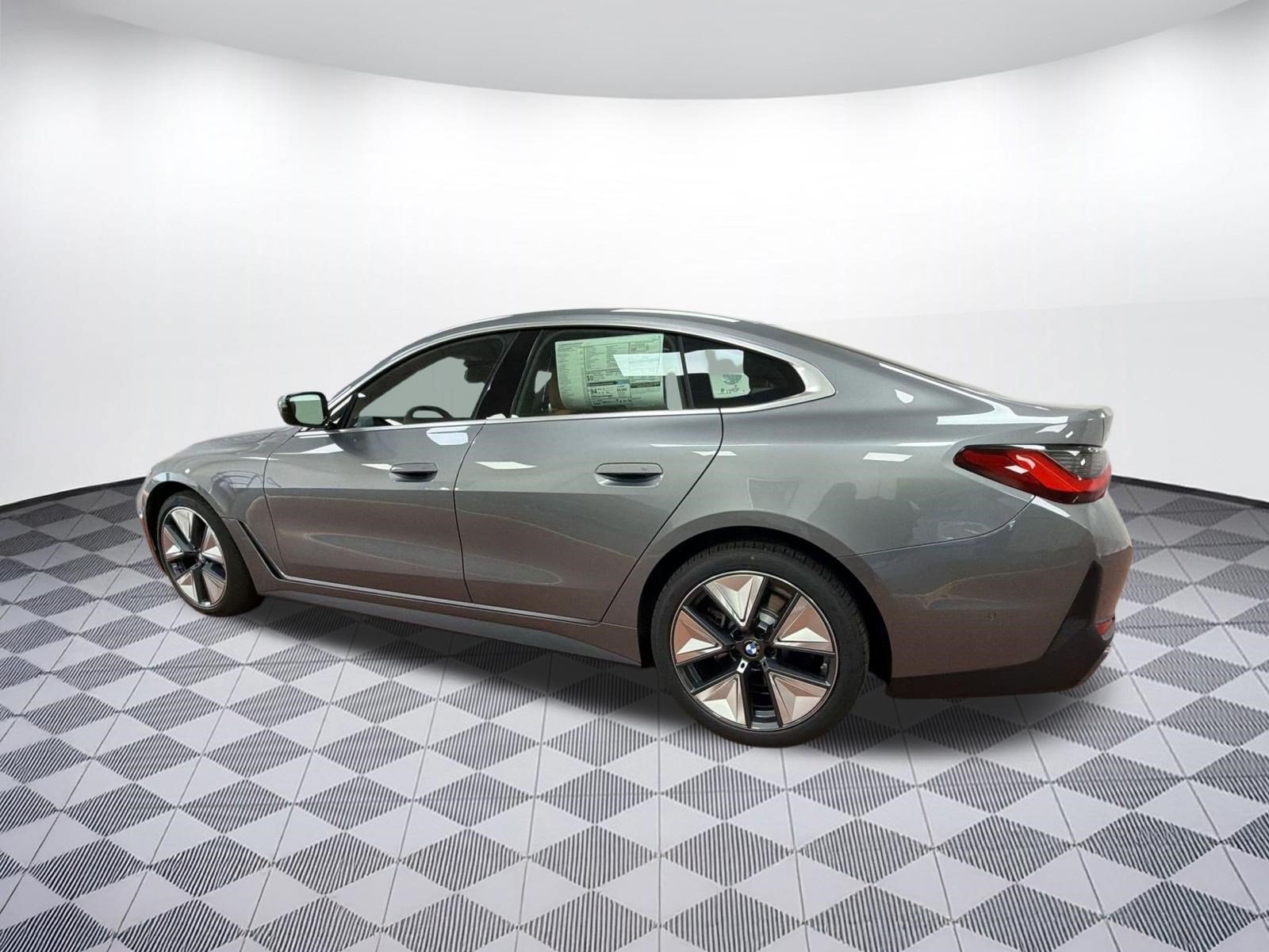Used 2026 BMW i4 xDrive40i w/ Premium Package AWD/4WD image 3