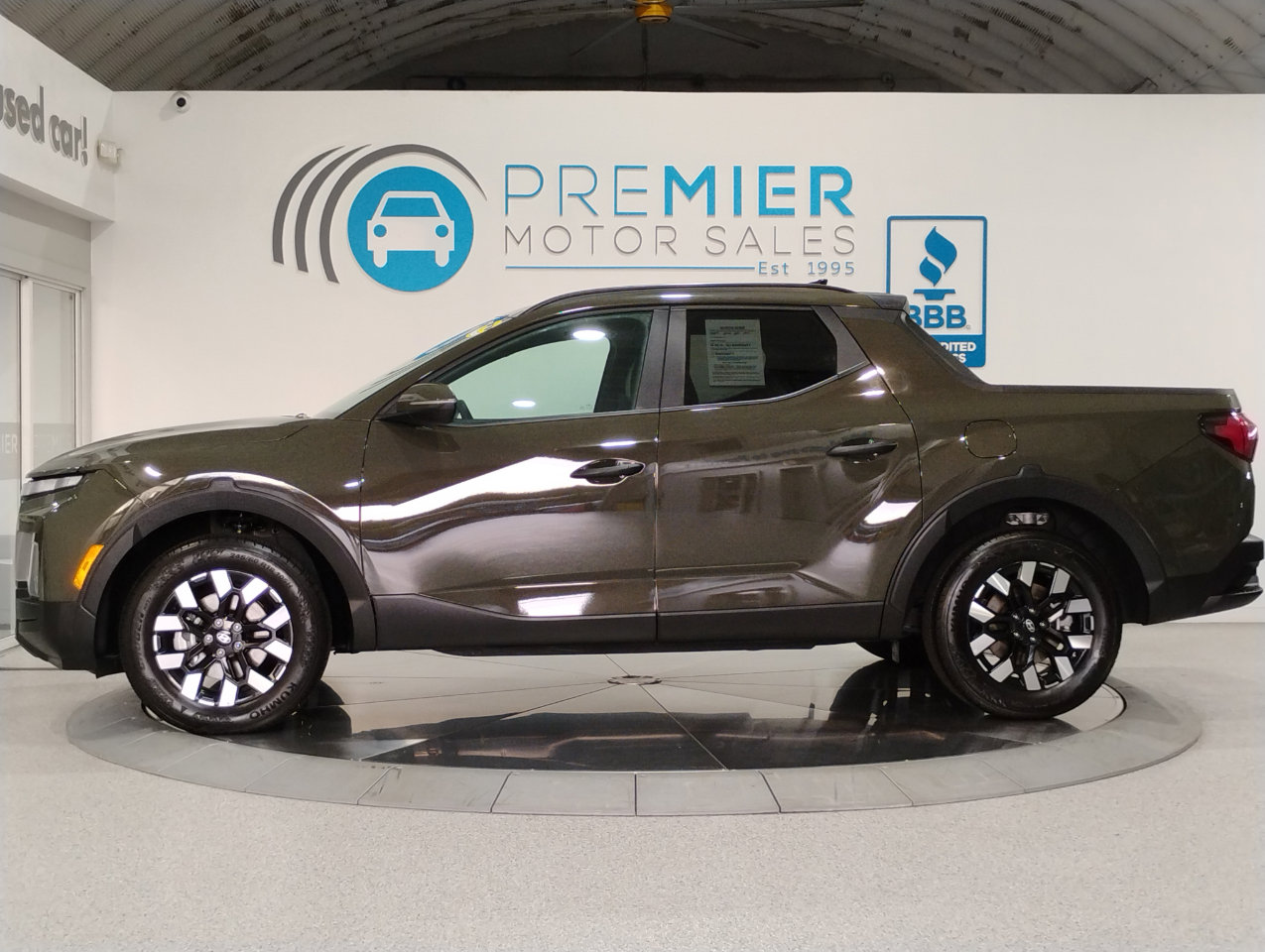 Used 2025 Hyundai Santa Cruz SEL image 2