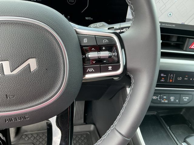 Used 2026 Kia Carnival SX w/ SX Dark Edition Package FWD image 29