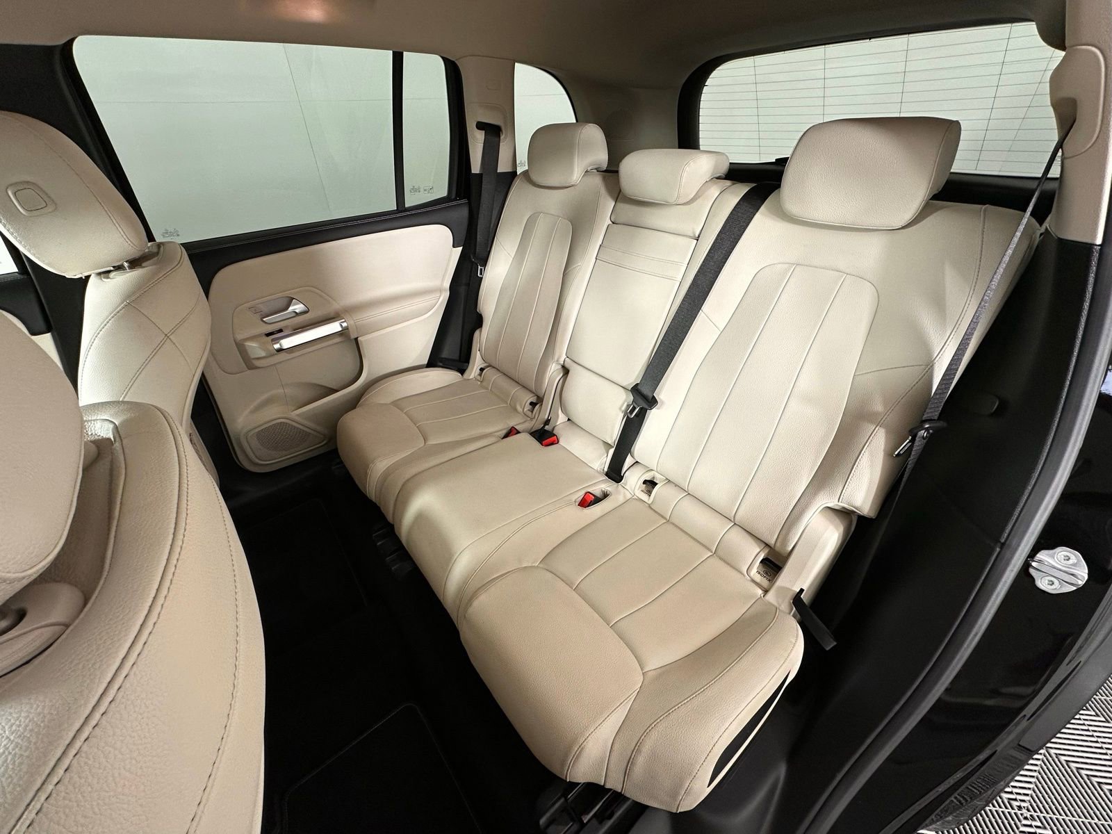 Used 2020 Mercedes-Benz GLB 250 GLB 250 image 28