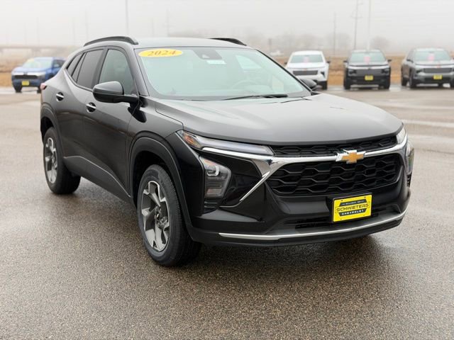 Used 2024 Chevrolet Trax LT image 3