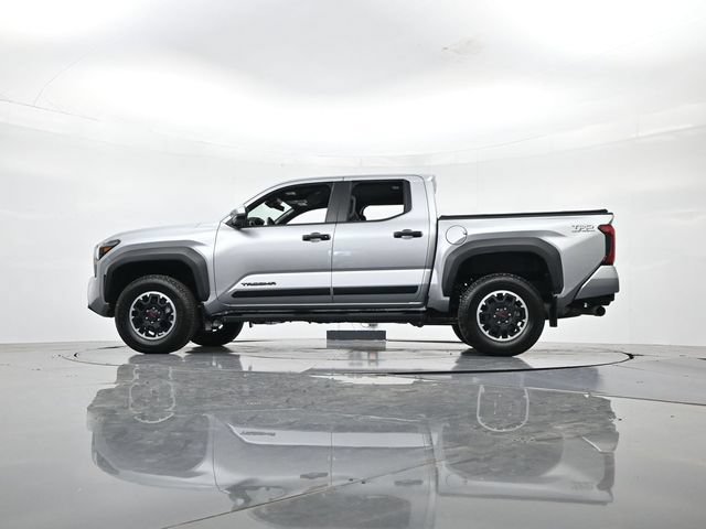 Used 2024 Toyota Tacoma TRD Off-Road AWD/4WD image 37