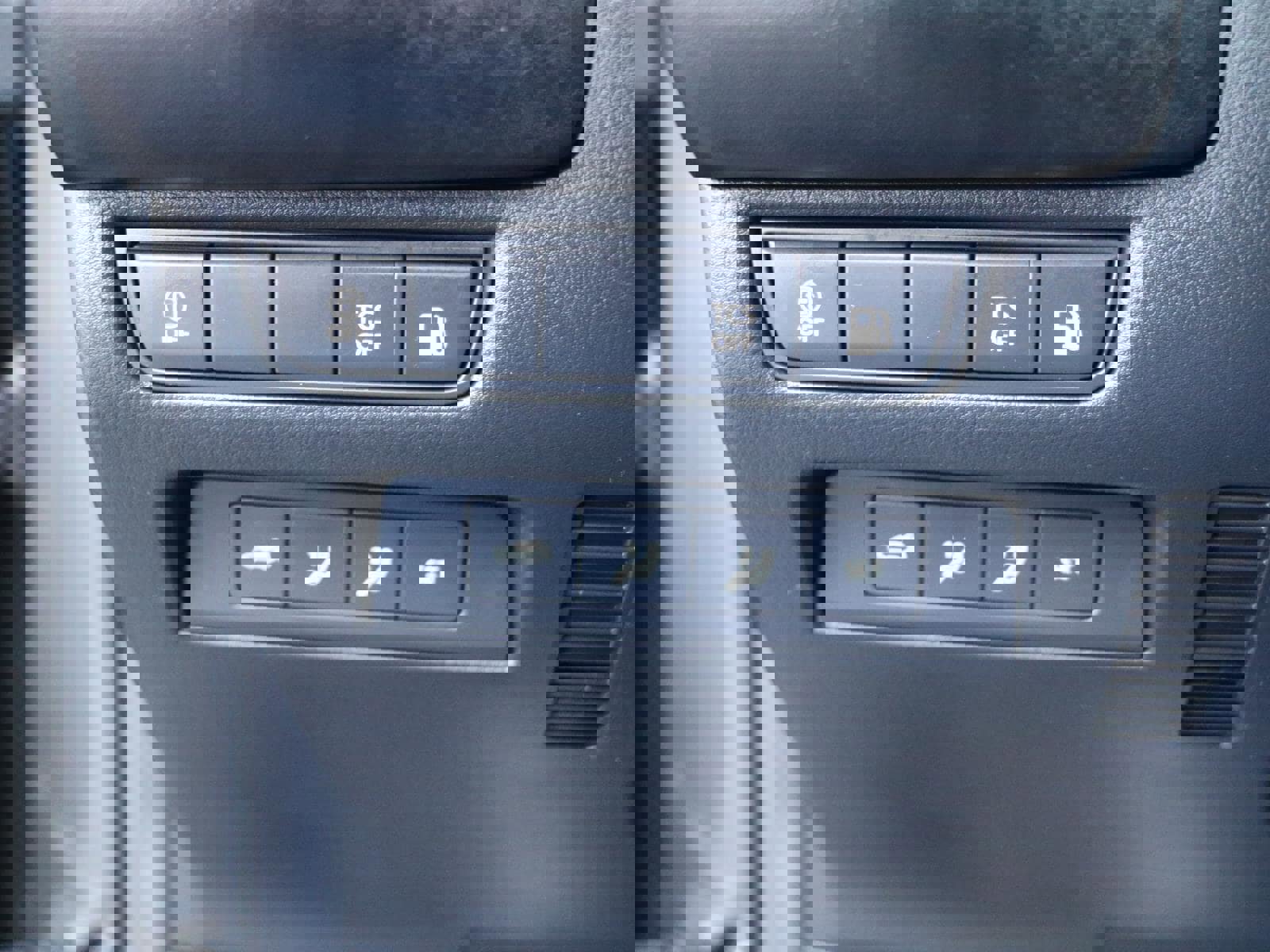 Certified 2025 MAZDA CX-50 AWD 2.5 Hybrid w/ Premium Pkg image 16