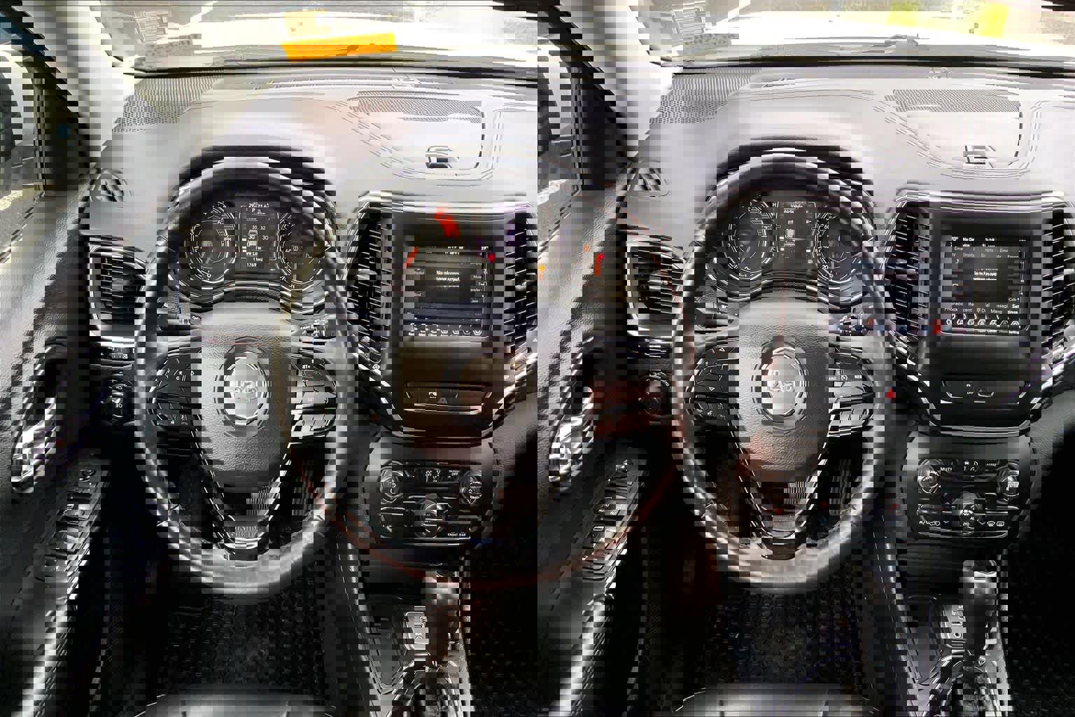 Used 2019 Jeep Cherokee Latitude Plus image 5