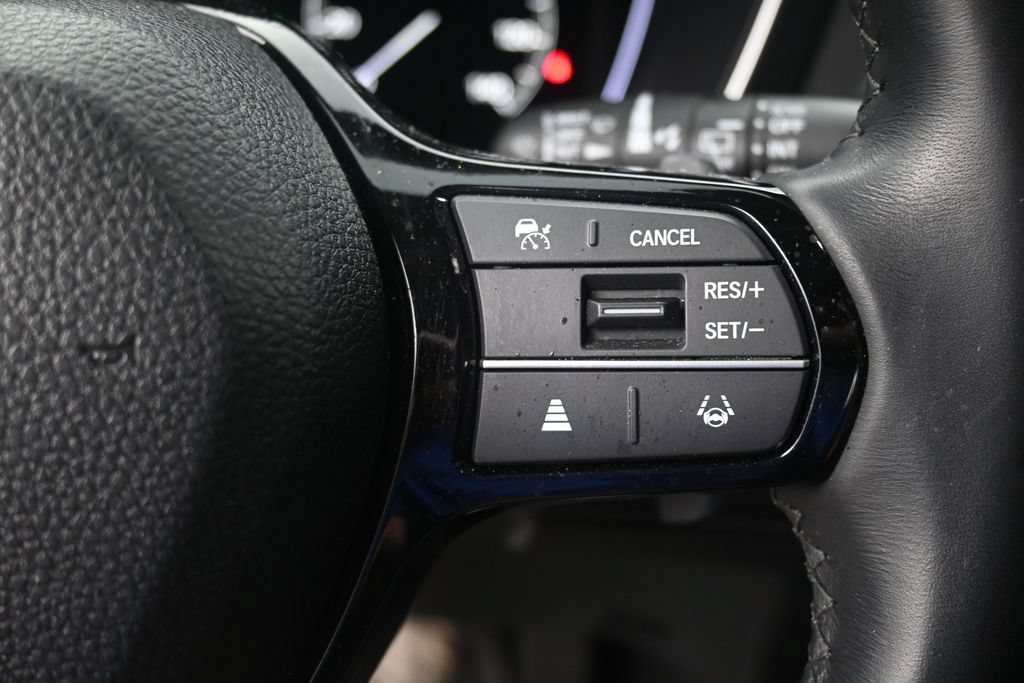 Used 2025 Honda Pilot Touring image 25