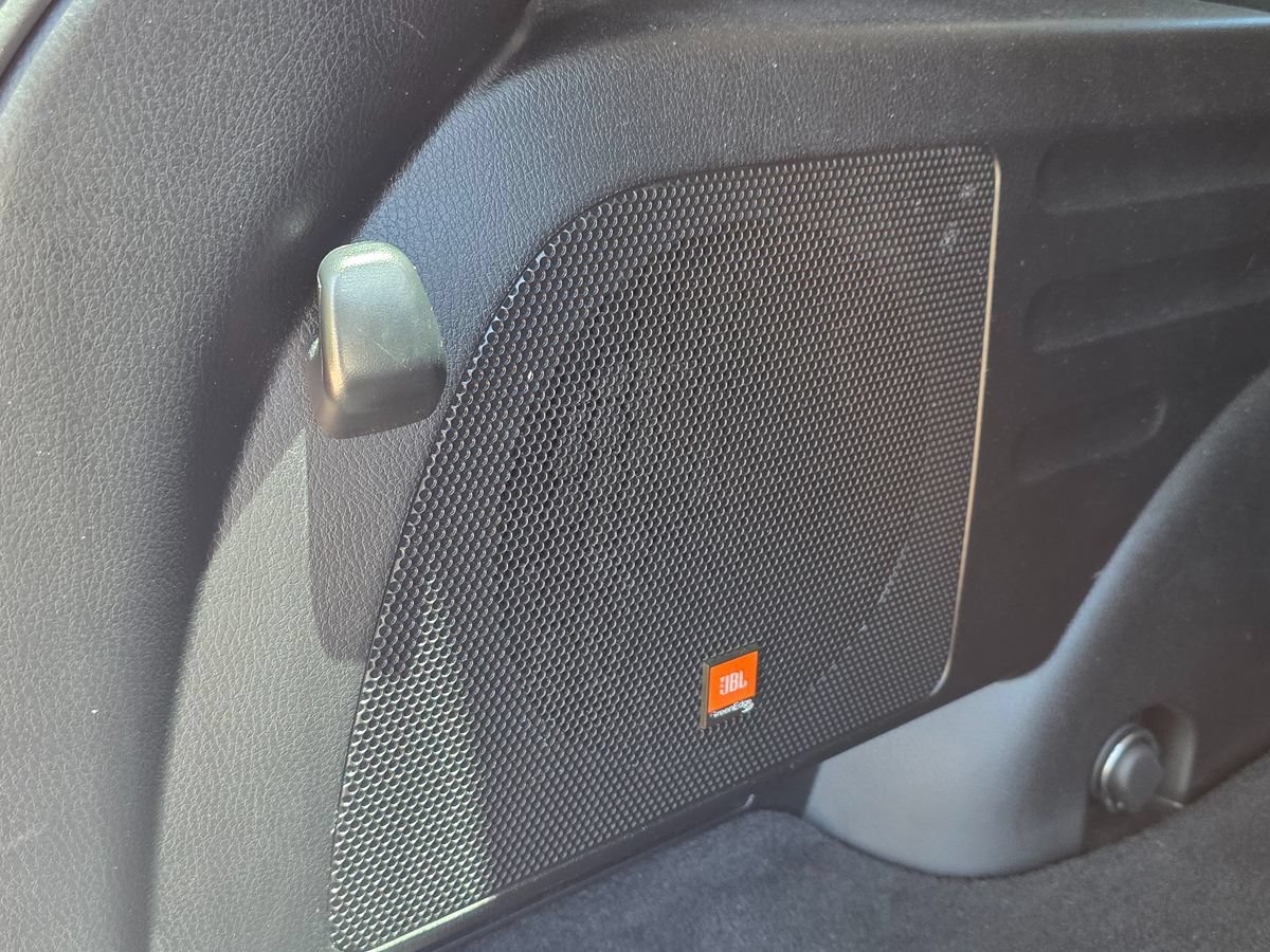 Used 2015 Toyota RAV4 Limited w/ Technology Package FWD image 20
