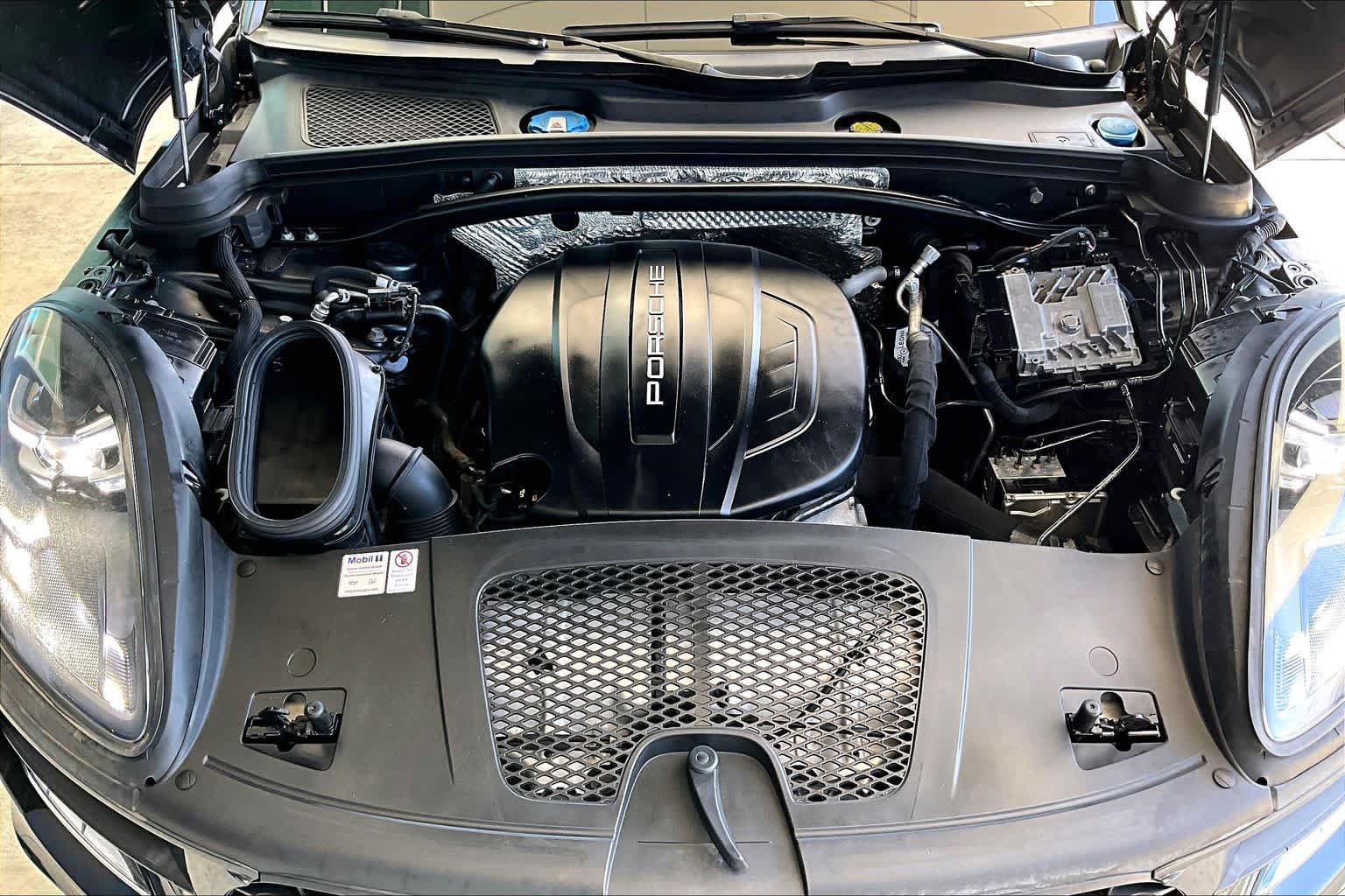 Used 2019 Porsche Macan AWD/4WD image 27