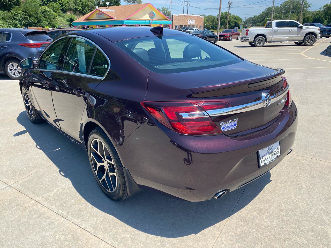 Used 2017 Buick Regal Sport Touring FWD image 8