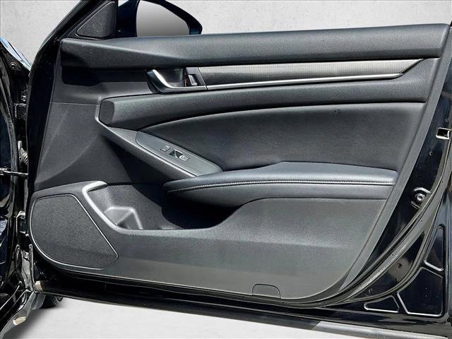 Used 2018 Honda Accord Sport image 19