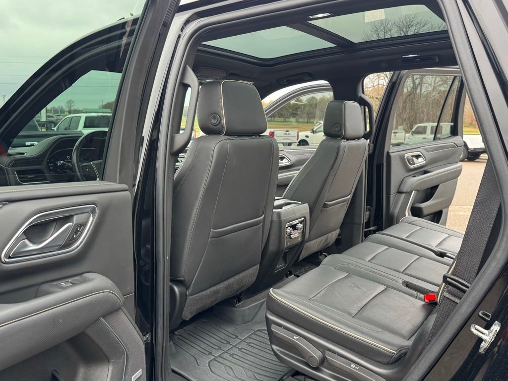 Used 2022 GMC Yukon SLT w/ SLT Premium Package image 36