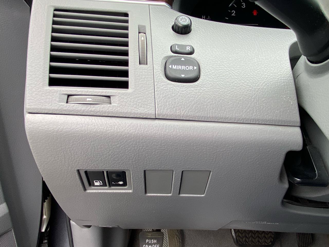 Used 2010 Toyota Avalon FWD image 15