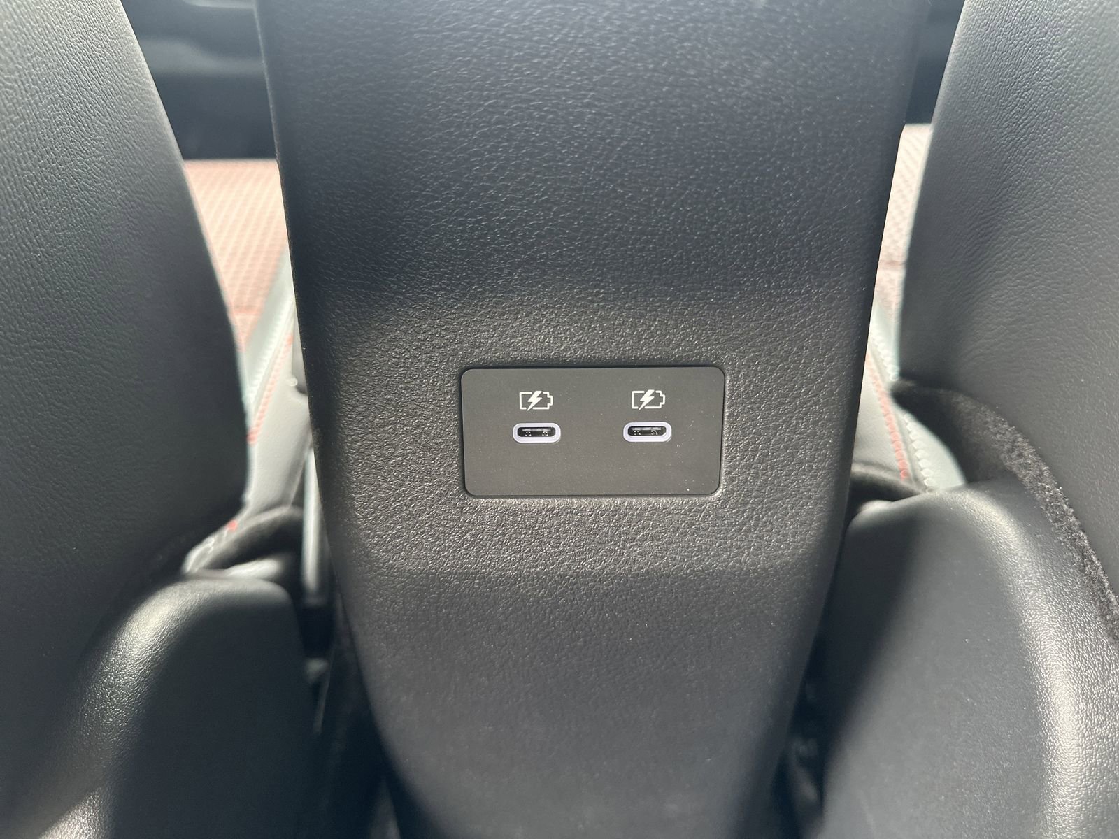 New 2025 Nissan Kicks SR image 21