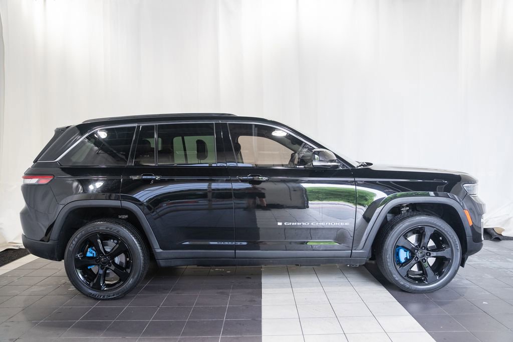 Used 2022 Jeep Grand Cherokee Limited 4xe AWD/4WD image 3