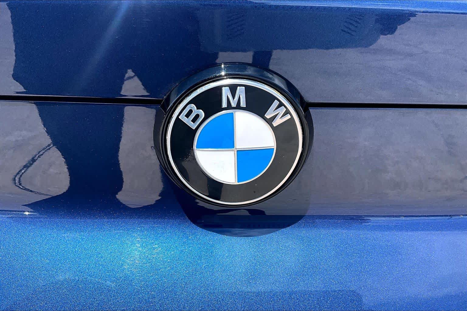 Used 2023 BMW X6 xDrive40i w/ Executive Package AWD/4WD image 31