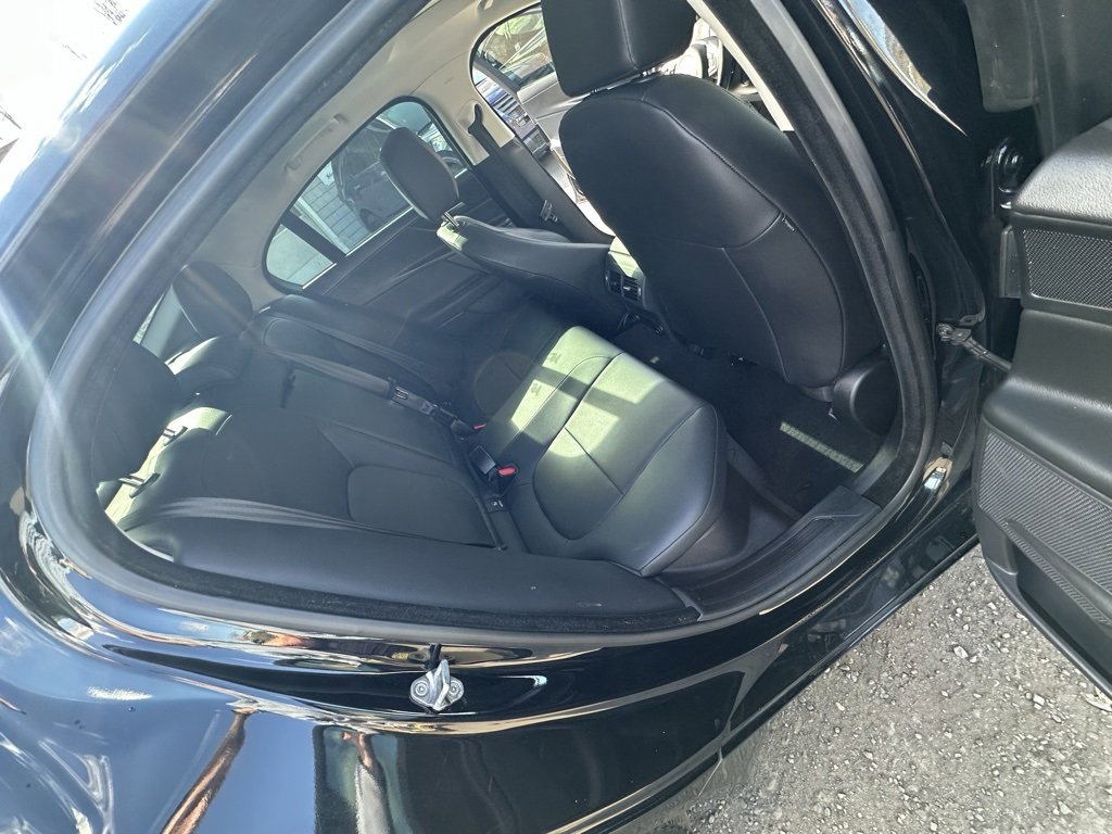 Used 2018 Jaguar XE Premium image 18