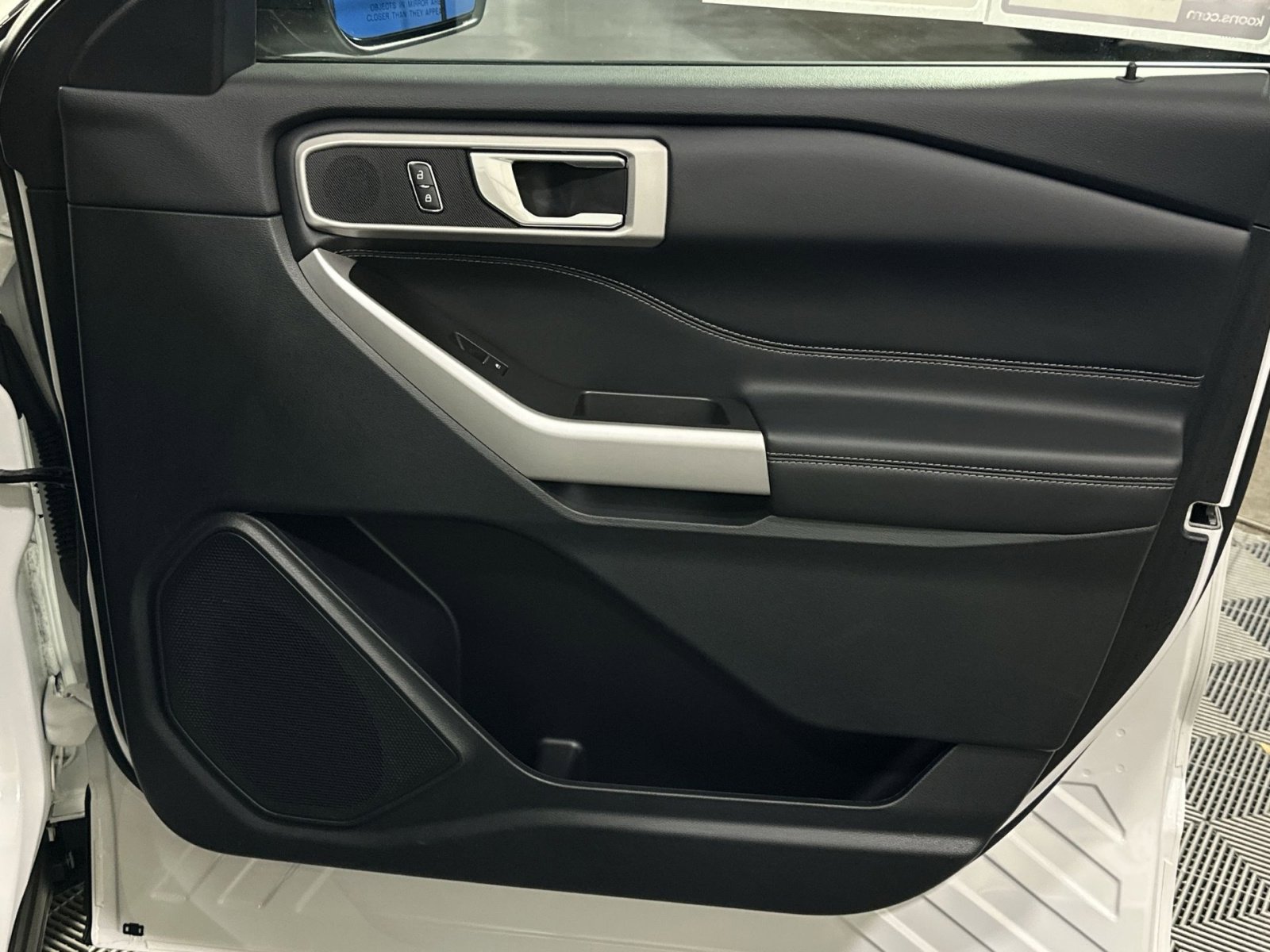 Used 2024 Ford Explorer XLT w/ Class IV Trailer Tow Package image 37