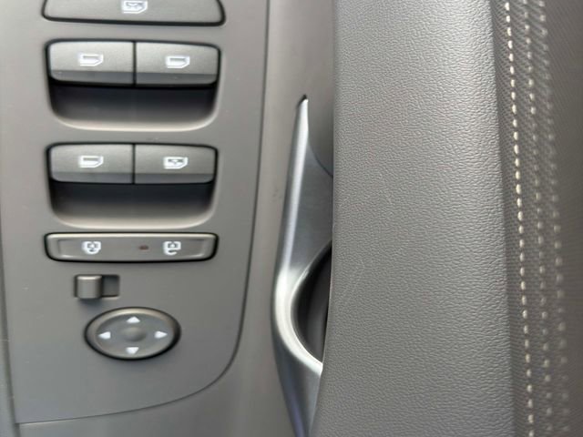 Certified 2025 Hyundai Elantra Sport FWD image 19