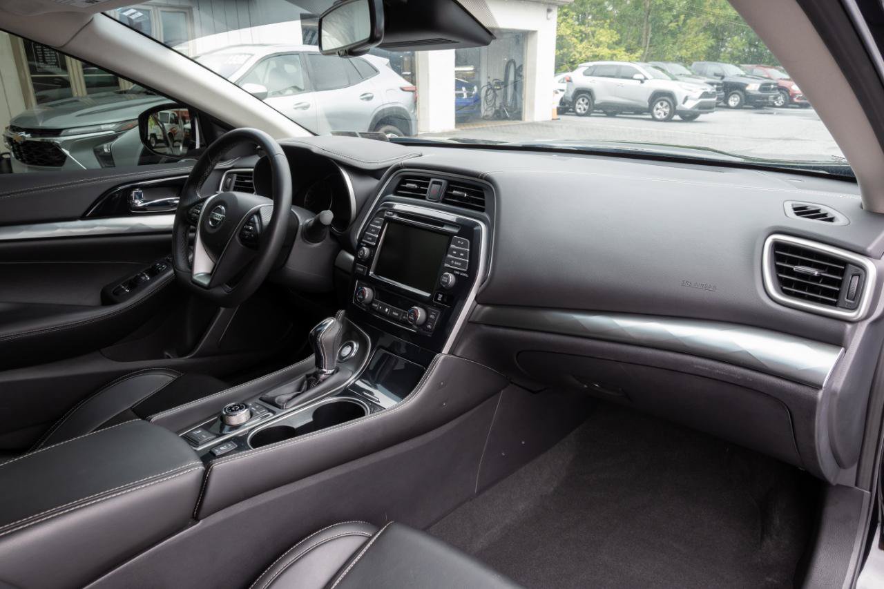 Used 2022 Nissan Maxima SV w/ Floor Mat Group FWD image 34