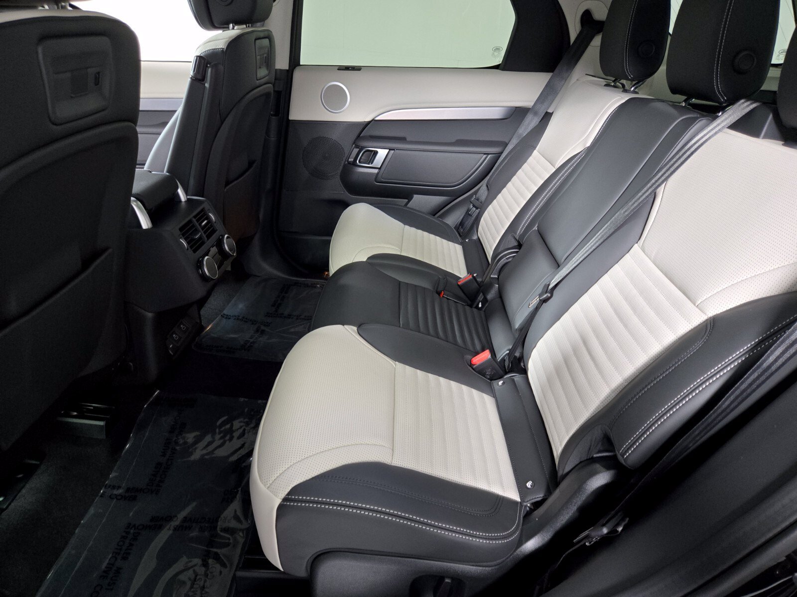 New 2026 Land Rover Discovery Dynamic SE AWD/4WD image 5