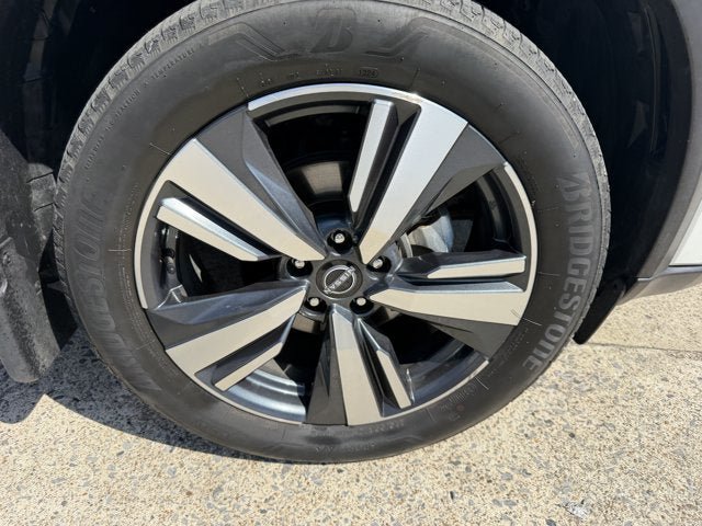 Used 2024 Nissan Rogue SL w/ SL Premium Package AWD/4WD image 5