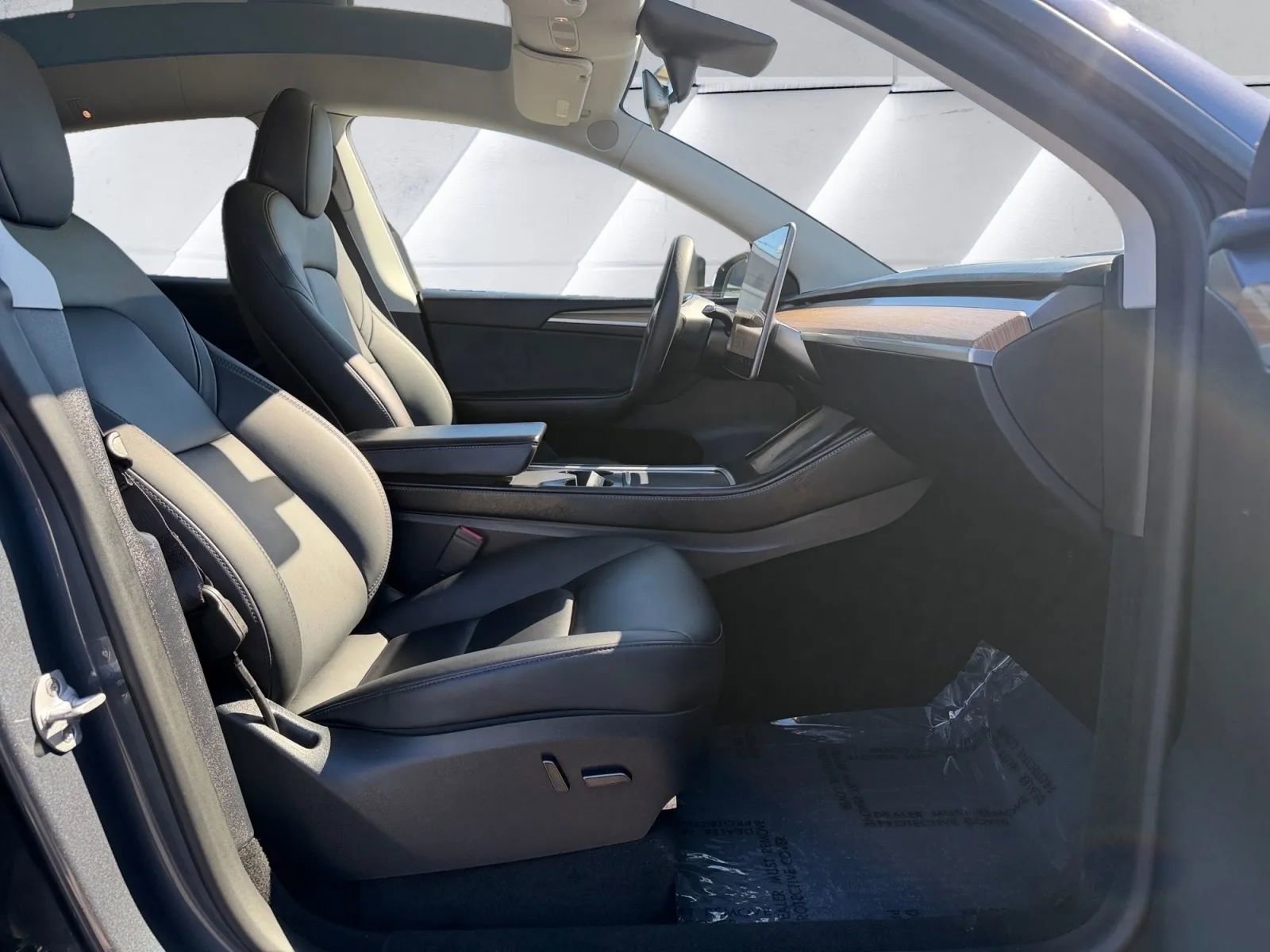 Used 2023 Tesla Model Y Long Range image 17