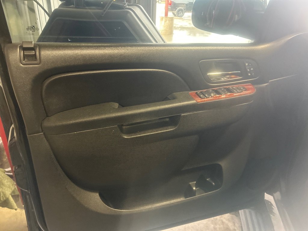 Used 2013 Chevrolet Tahoe LTZ image 9