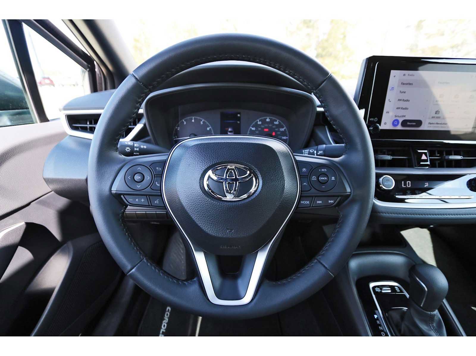 Used 2025 Toyota Corolla SE image 13
