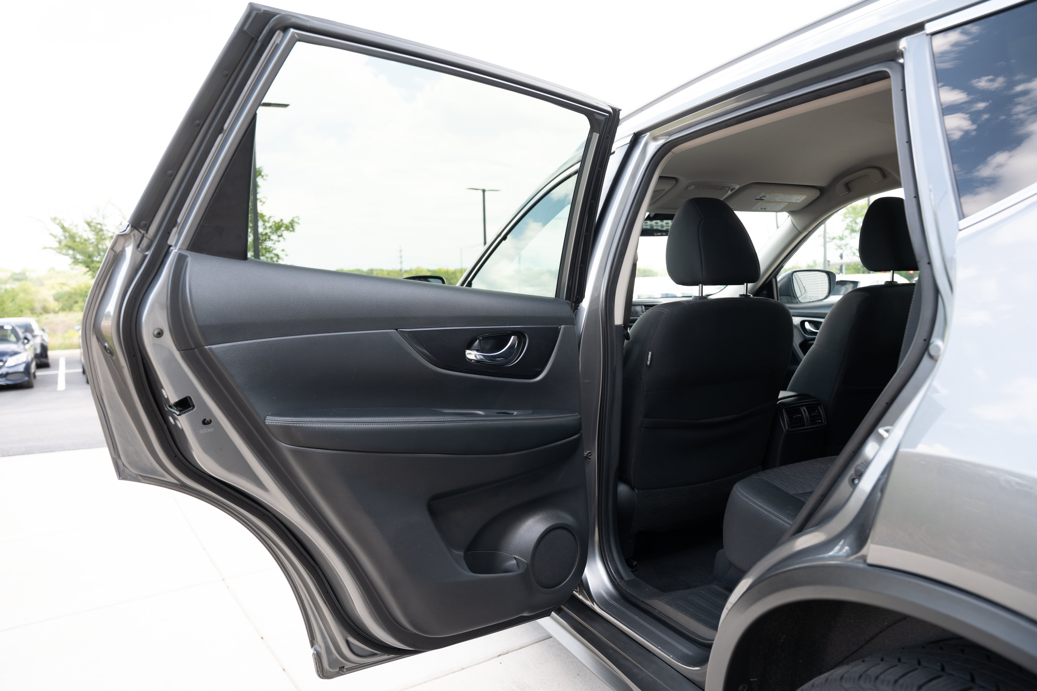 Used 2019 Nissan Rogue SV AWD/4WD image 21