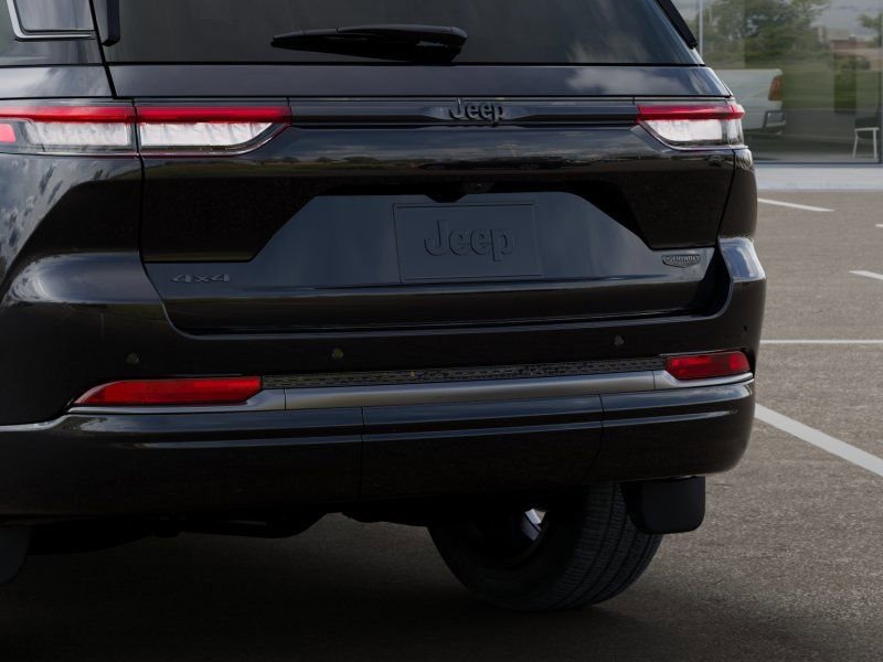 New 2026 Jeep Grand Cherokee Summit AWD/4WD image 13