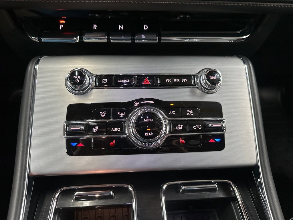 Used 2024 Lincoln Aviator AWD w/ Premium Package image 25