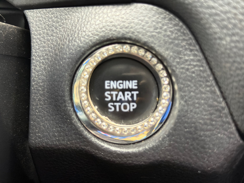Used 2025 Toyota RAV4 XLE FWD image 35