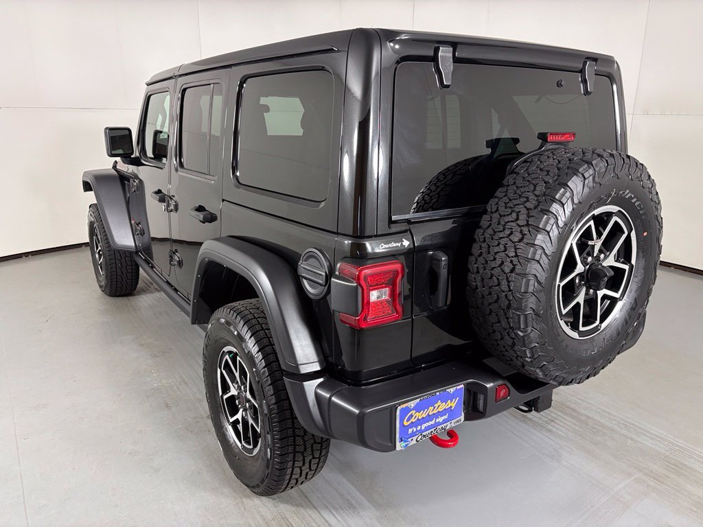 Used 2025 Jeep Wrangler Unlimited Rubicon AWD/4WD image 6