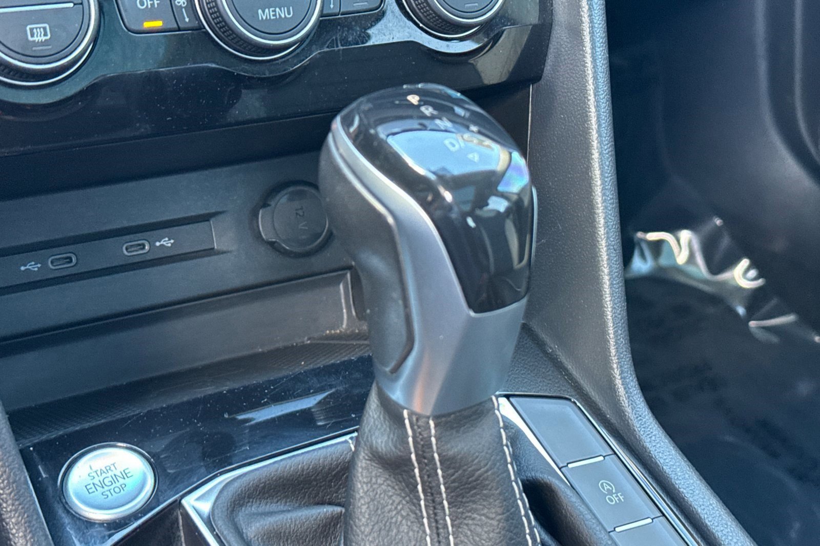 Used 2022 Volkswagen Taos SEL image 16