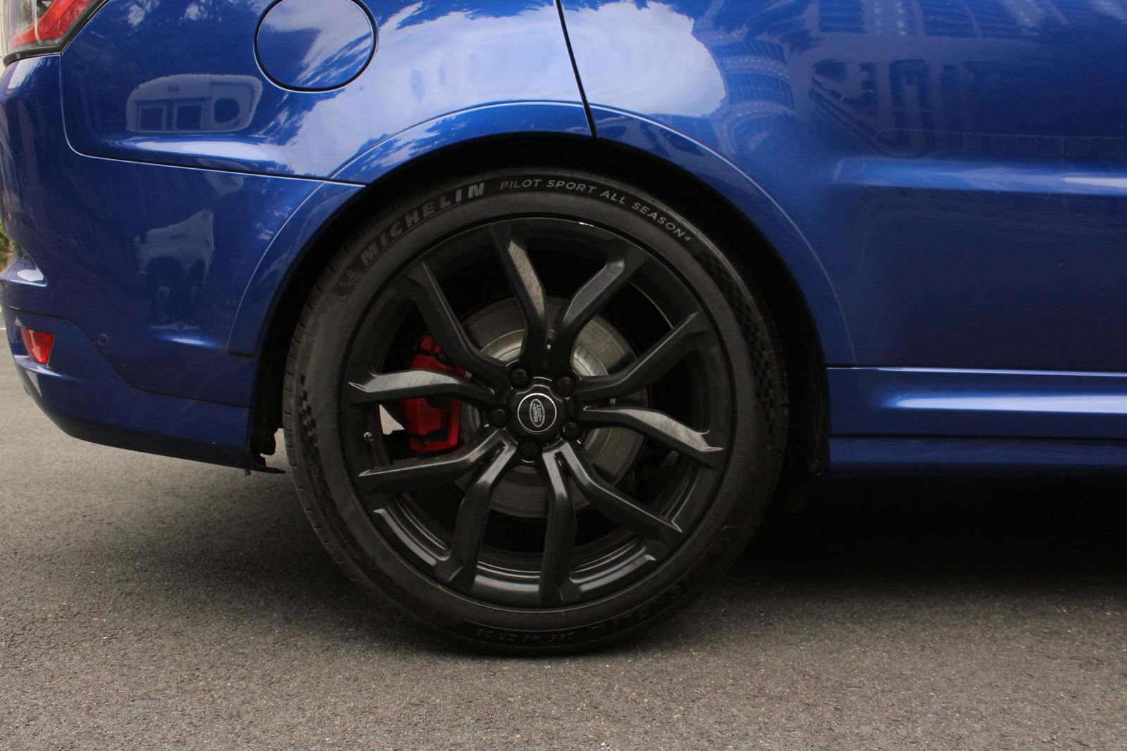 Used 2019 Land Rover Range Rover Sport SVR AWD/4WD image 5
