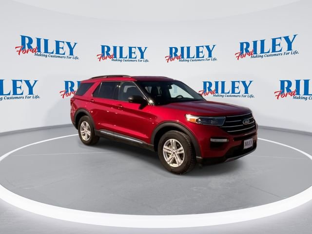 Certified 2021 Ford Explorer XLT w/ Equipment Group 202A image 2