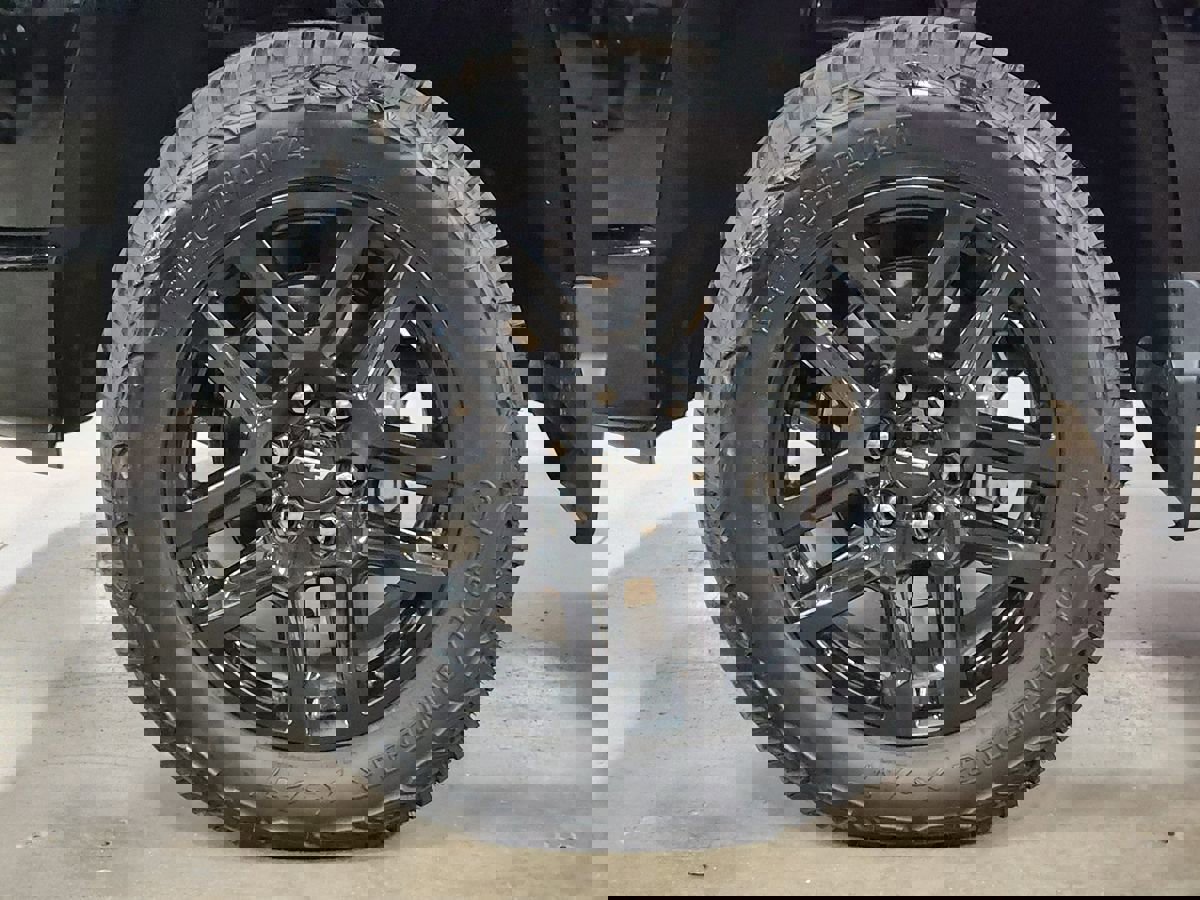 Used 2025 Chevrolet Silverado 1500 LT Trail Boss w/ Convenience Package II image 31