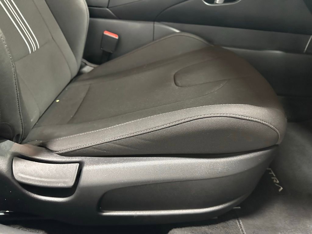 Used 2025 Hyundai Elantra Sport image 54