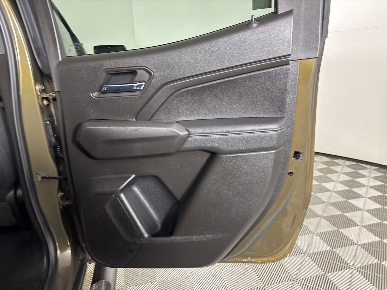 Used 2025 GMC Canyon Elevation image 23