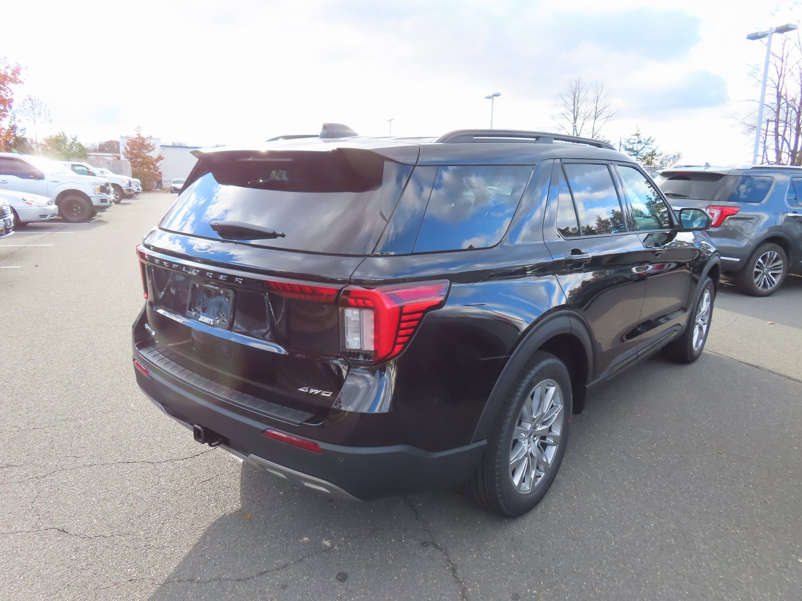 New 2026 Ford Explorer Active w/ Active Comfort Package image 4
