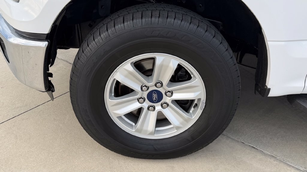 Used 2015 Ford F150 XLT w/ Equipment Group 301A Mid AWD/4WD image 11