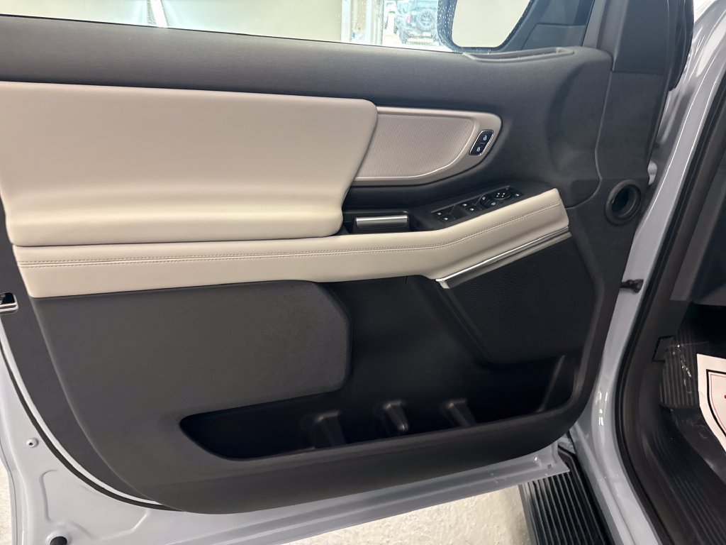 New 2027 Ford Expedition Max Active RWD image 13