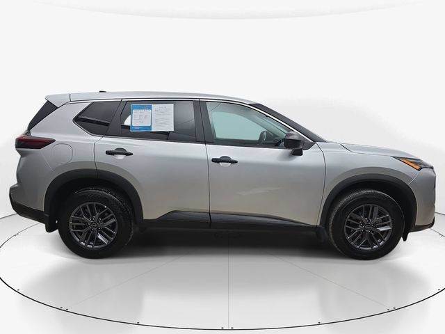 Used 2025 Nissan Rogue S AWD/4WD image 5