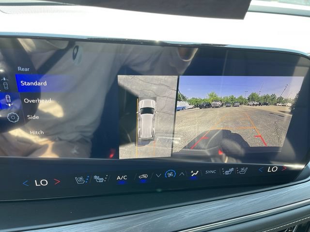 New 2026 Chevrolet Tahoe Premier w/ Sun And Tow Package AWD/4WD image 17