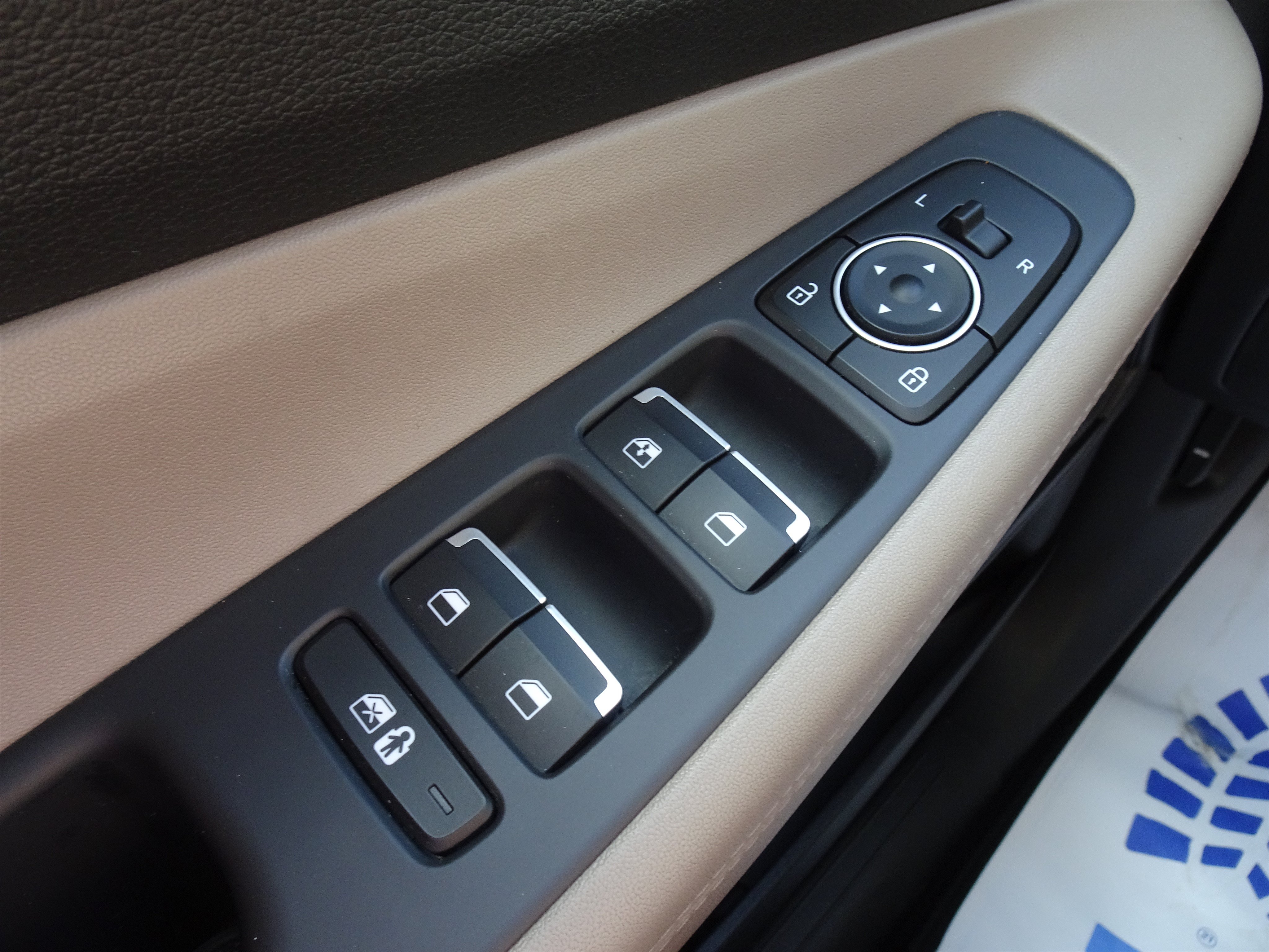 Used 2023 Hyundai Santa Fe SE w/ Cargo Package AWD/4WD image 24