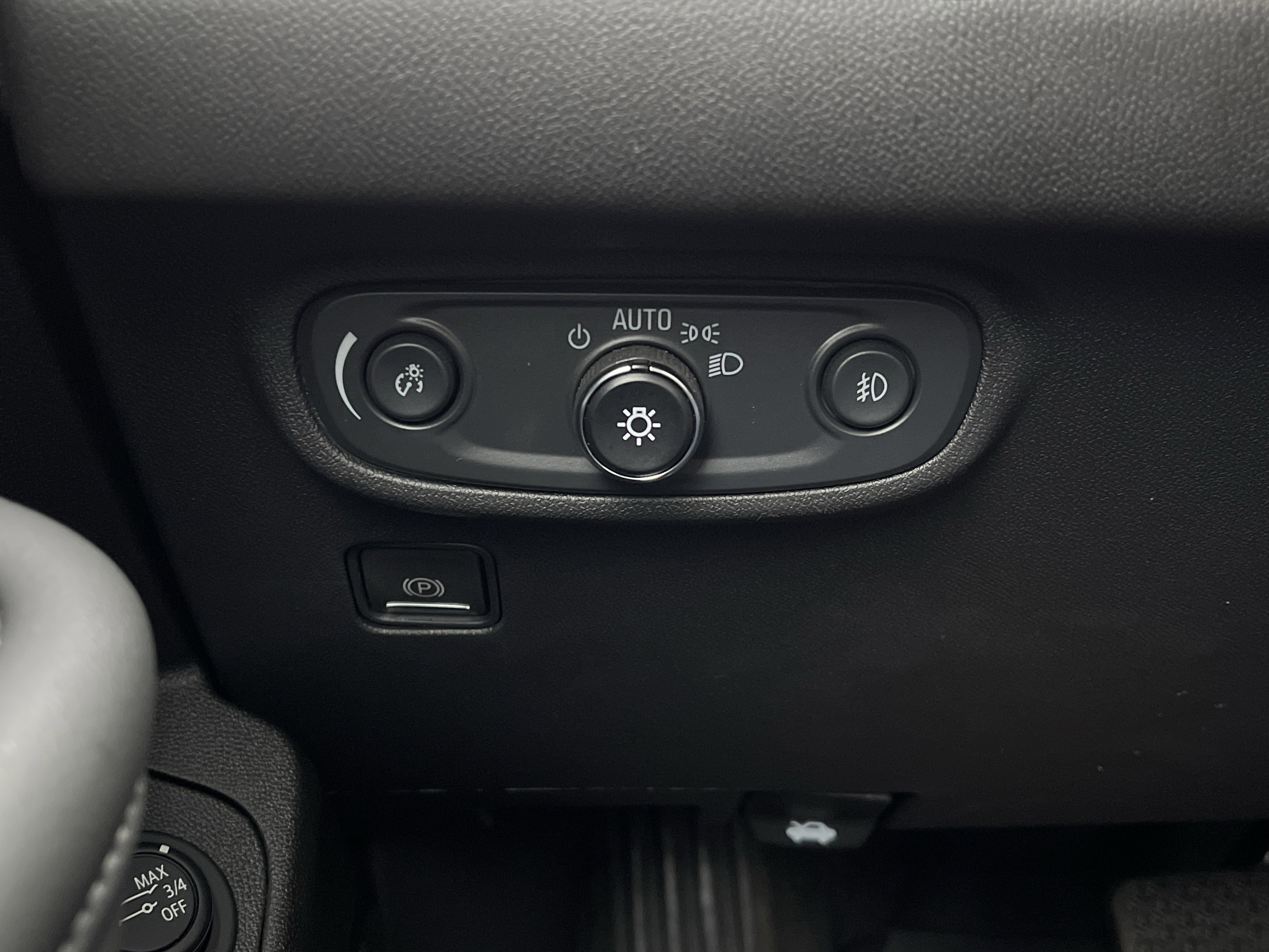 Used 2024 GMC Terrain SLT w/ Infotainment Package II image 22