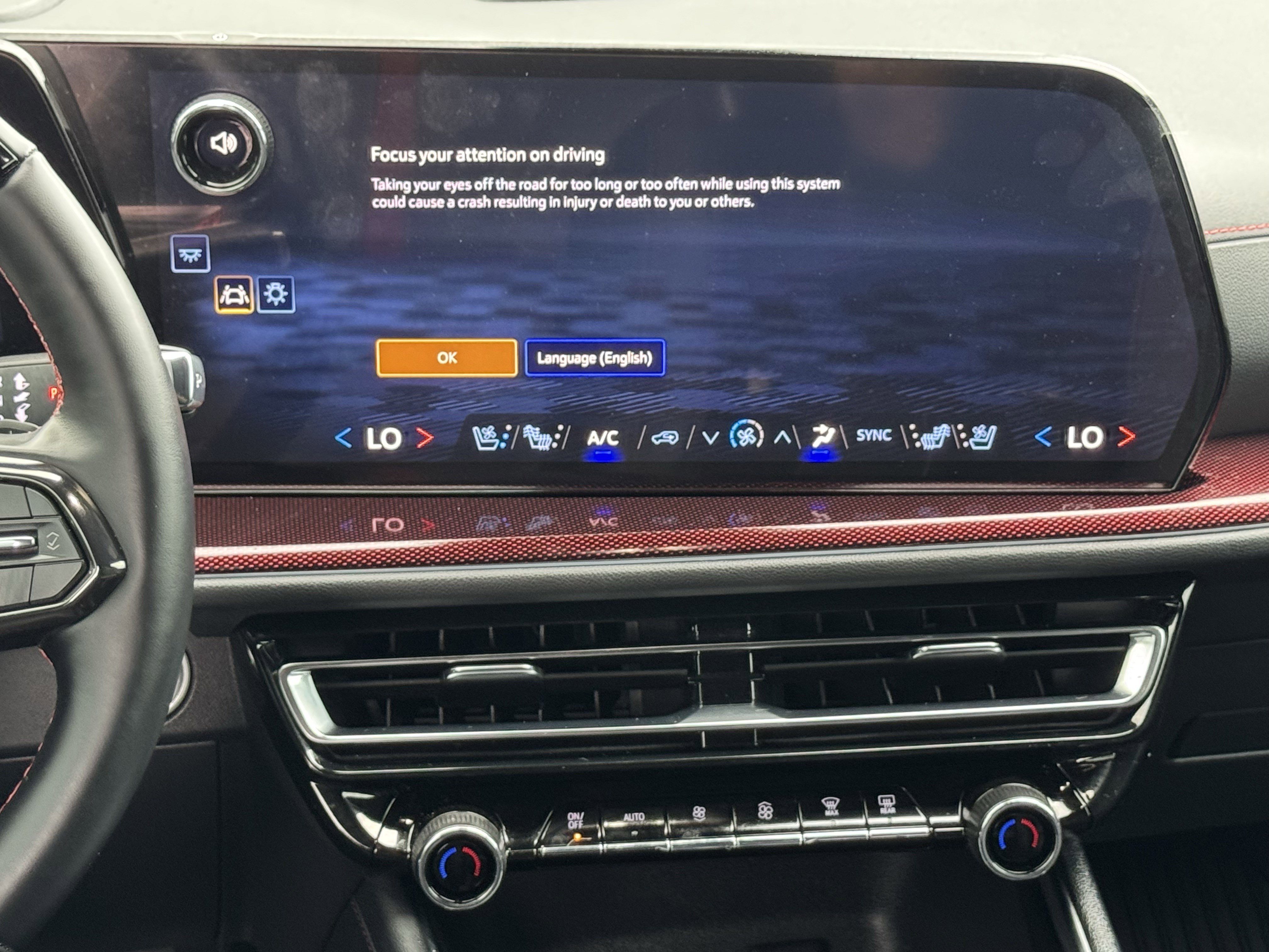 Used 2024 Chevrolet Traverse RS AWD/4WD image 17