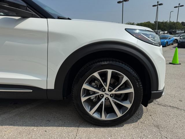 Used 2025 Ford Explorer Platinum w/ Ultimate Package image 9