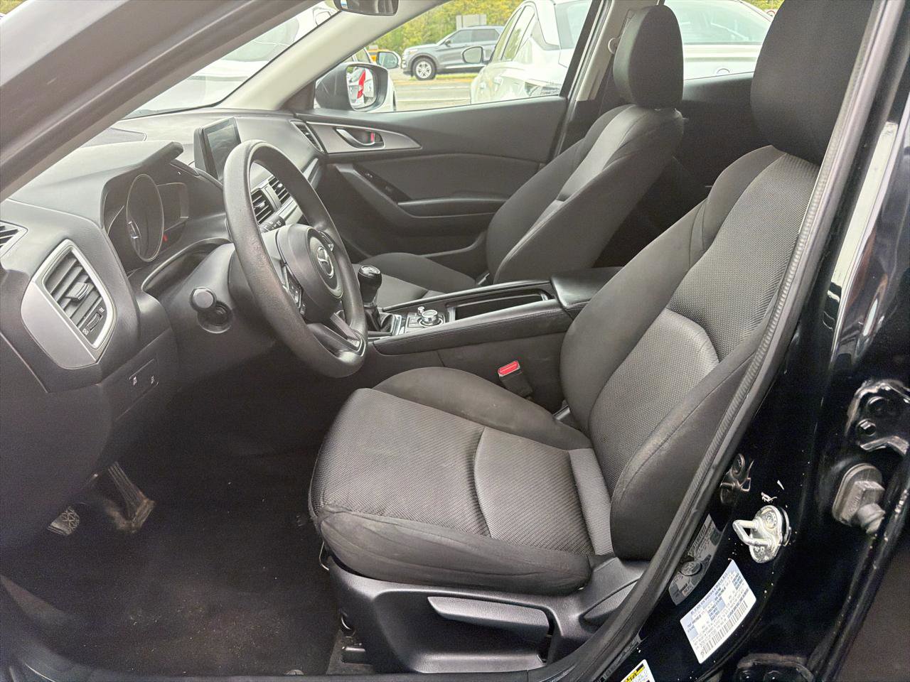 Used 2018 MAZDA MAZDA3 Sport FWD image 18