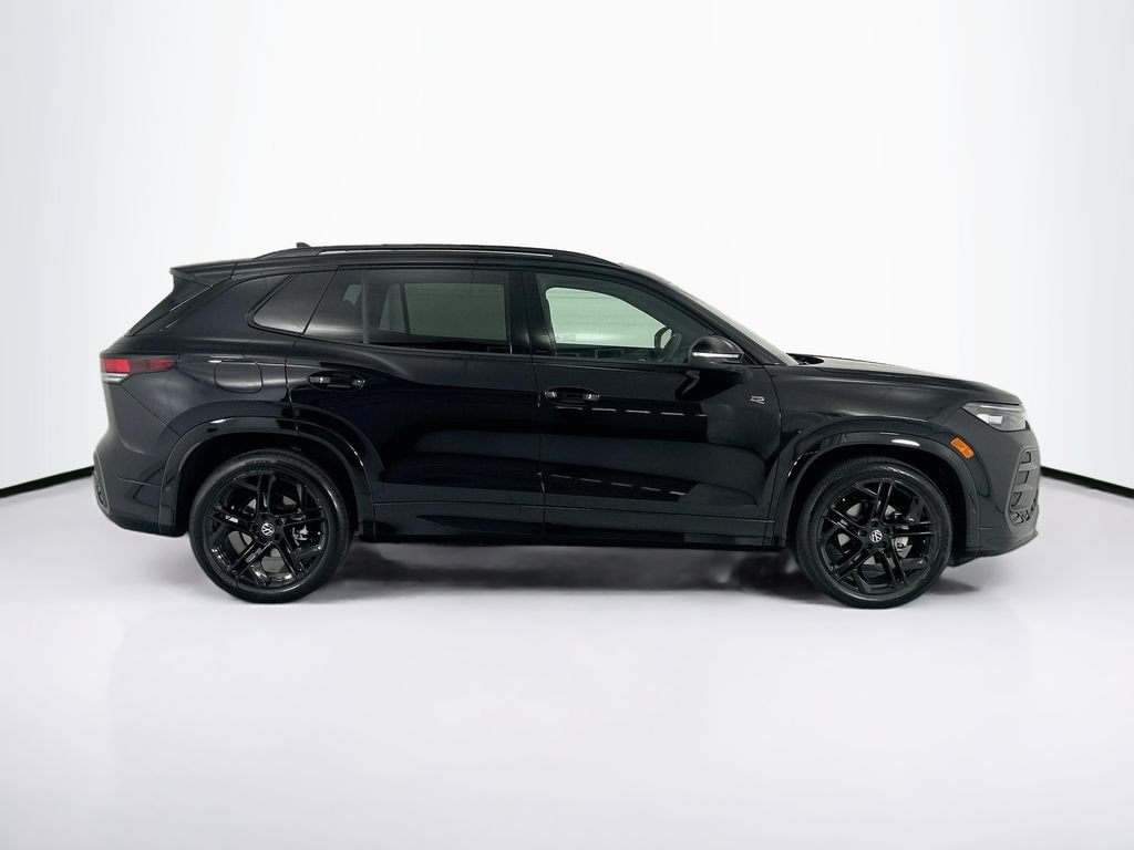 New 2026 Volkswagen Tiguan SE R-Line FWD image 4